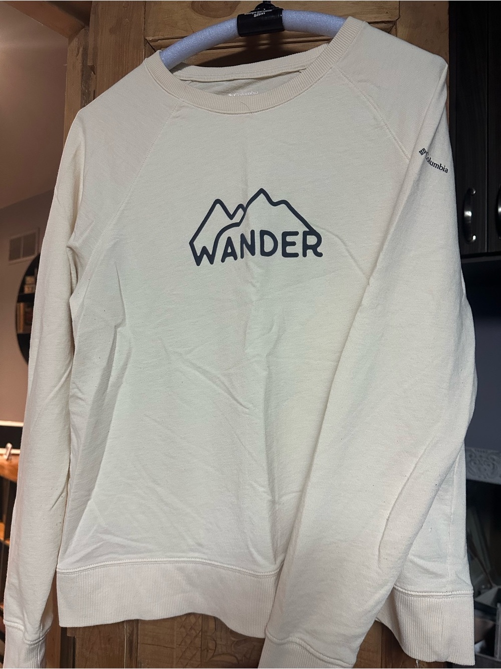 Wander Large Cream Sweatshirt Columbia mountain graphic super soft excellent